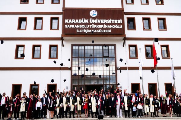 Karabük Üniversitesi Türker İnanoğlu İletişim Fakültesi, ilk mezunlarını verdi!